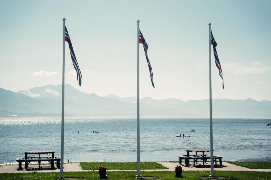 Bjerkvik Hotell エクステリア 写真