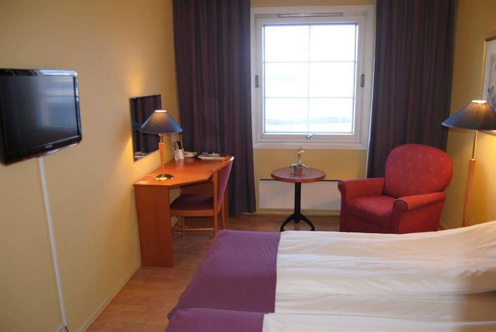 Bjerkvik Hotell エクステリア 写真